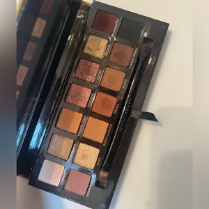Anastasia Beverly Hills eyeshadow soft glam